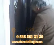 Alaçatı Boyalık Mahallesi Çelik Kapı Açımı