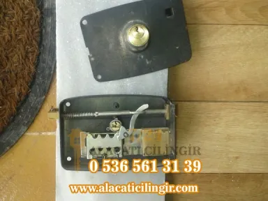 Alaçatı Alüminyum Kapı Tirajlı Kilit Göbek Değişimi