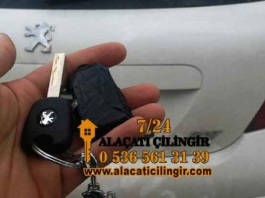 alaçatı oto çilingir Peugeot 207 yedek anahtar yapimı