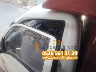 cesme ilica cilingir Hundai minibüs araç kapısı açma işlemi